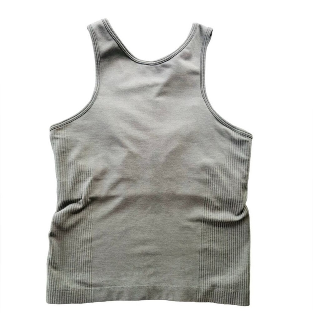 Lululemon Seamless Grey Racerback Crop Top Tank Size 8 Built-In Bra